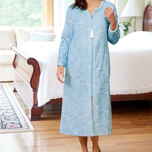 NWOT Ella Simone Sculpted Rose Zip-Front Fleece Robe XL